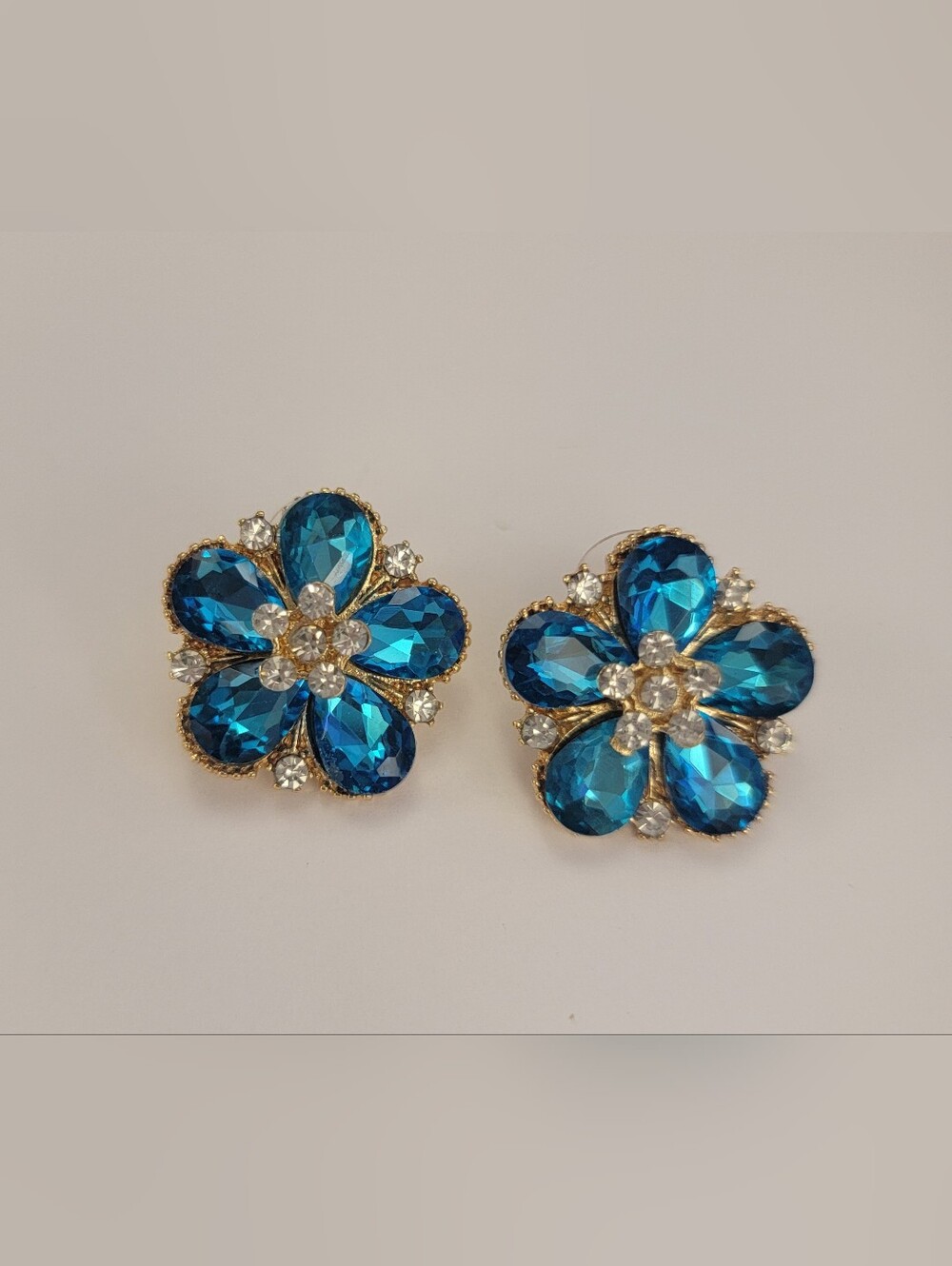 Fashion Jewelry Blue Crystal Floral Clip-On Earrings